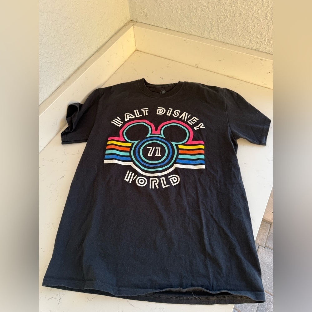 Walt Disney World Mickey Rainbow Graphic T-Shirt Black Size M
